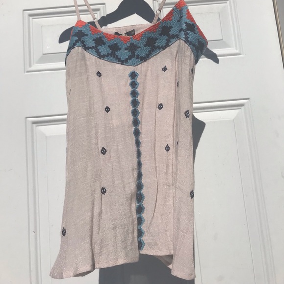 THML Tops - embroidered top NWT - thml clothing - Picture 8 of 8